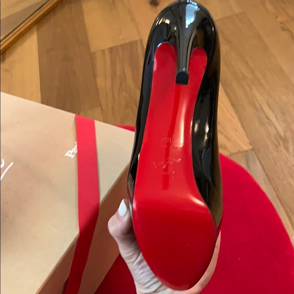 Never worn!!! Perfect condition! Size 39 1/2. - Picture 3 of 3